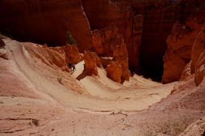 Navajo Loop switchbacks leading to Wall Street