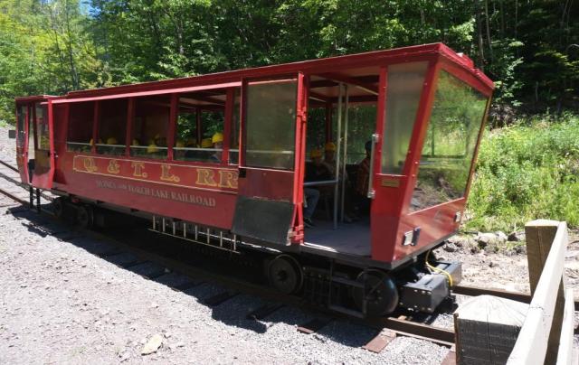 Cog rail tram